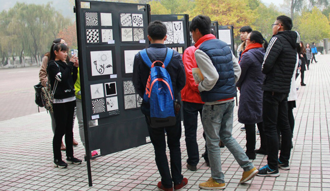 “藝術與生活”畫展在西安翻譯學院成功舉行1