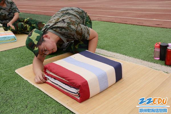 鄭州實驗高中軍訓進行時 辛苦感動樂趣多4