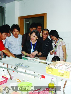 桂臺大學生夏令營 臺灣高雄醫學大學師生來桂交流1