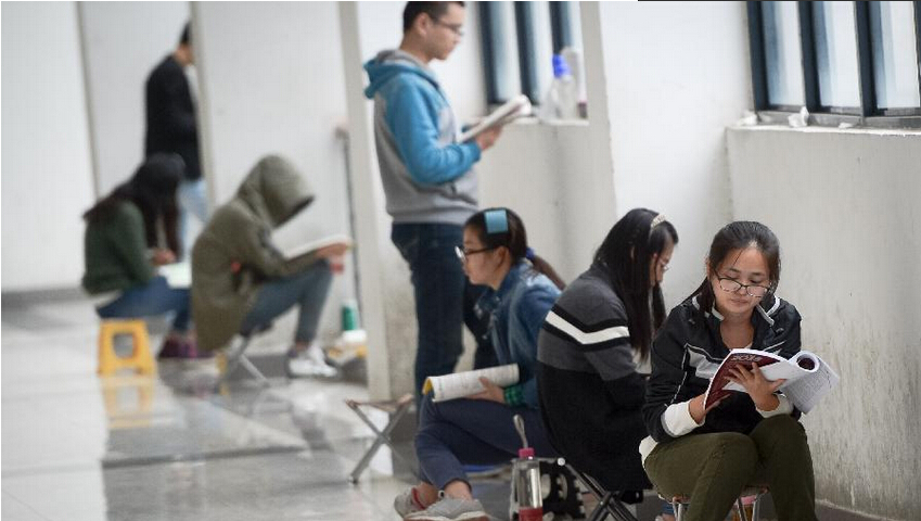 備戰考研：安徽大學走廊變教室2