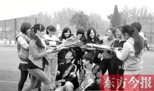 高校女生連續四年超男生 高校漸成“女兒國”-中國教育1
