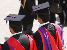 英國留學:“中收入家庭孩子難上大學”1