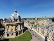 英國留學:牛津連續10年居大學榜榜首1