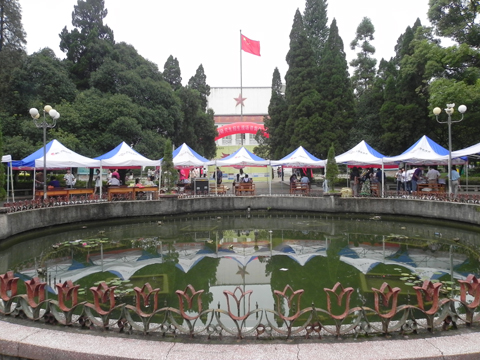 2011年全國研招現場咨詢會貴州場現場花絮(圖)4