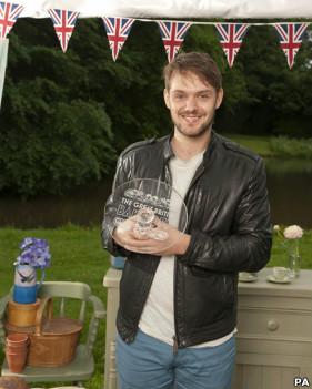 英媒2012:法律高才生獲電視烘培大賽冠軍1