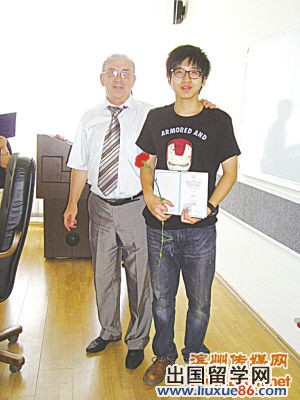 銀行招聘只要碩士 留學生回國求職不成再次出國[1]1