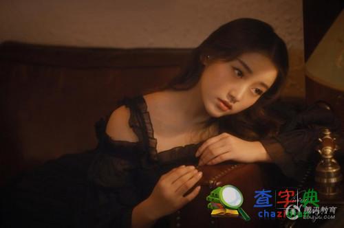 中戲18歲美女學霸走紅，顏值爆表2
