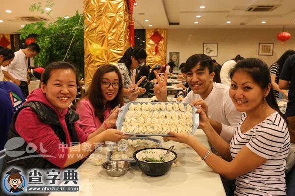 考考你會不會包餃子！浙商大舉行“餃子會”迎接國際生1