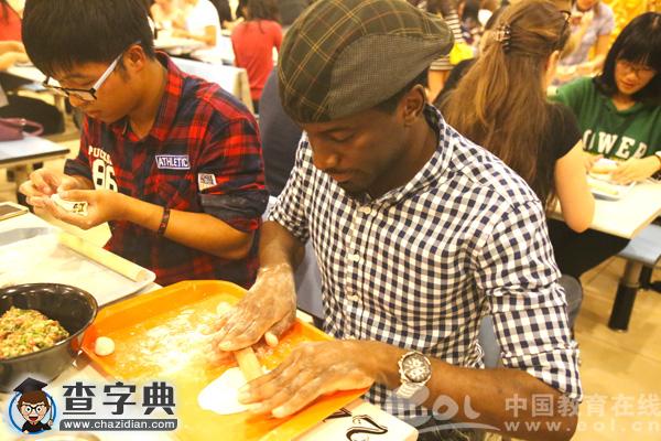 考考你會不會包餃子！浙商大舉行“餃子會”迎接國際生3
