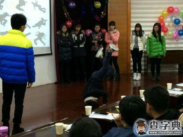 鄭州大學：團學活動“鄭”在進行1
