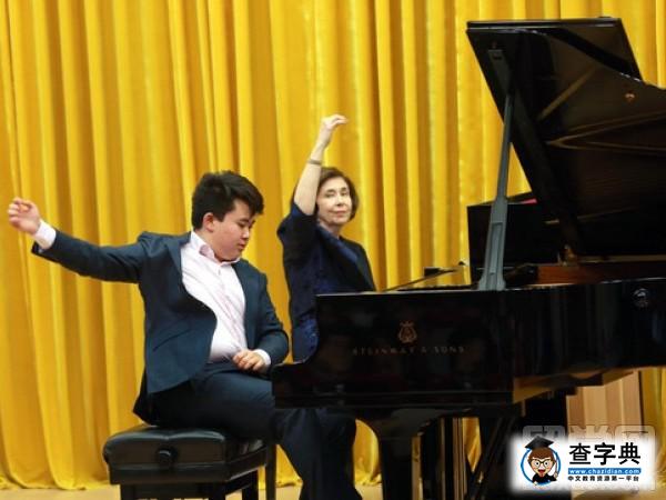 16歲“天才”華裔少年被哈佛大學錄取1