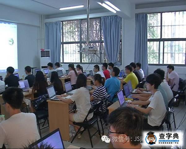 南郵通達學院1300名學生暑假不回家，他們在忙什么？9