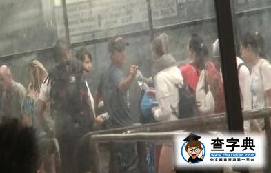 何超蓮方力申戀情曝光 摸脖按肩同喝一瓶水大秀恩愛2