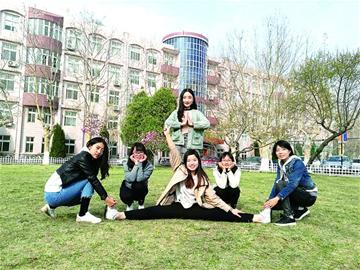青島科技大學學霸宿舍 室友六姐妹全是考研“霸王花”2