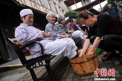 多地推獨生子女護理假 河南最長可達20天3